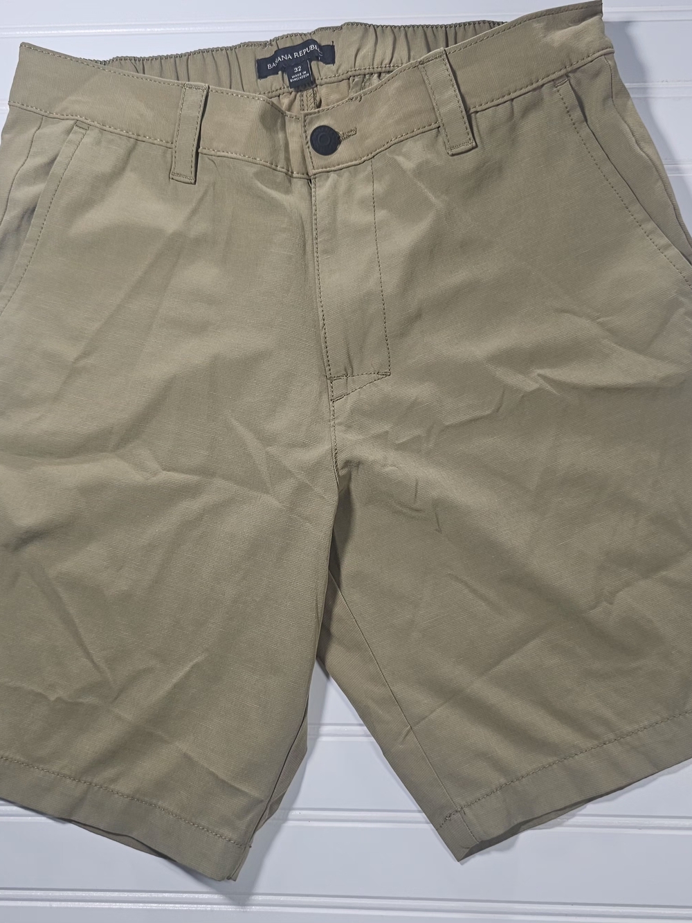 Banana Republic Men's Khaki Flat-Front Chino Shorts